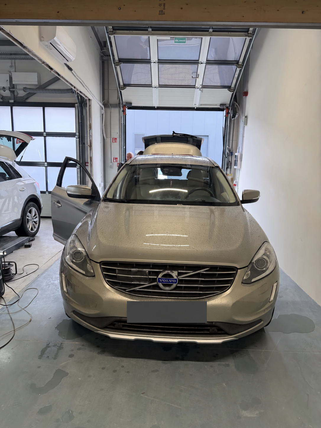Volvo XC60 2015 pamestų Keyless raktų atkūrimas Vilniuje